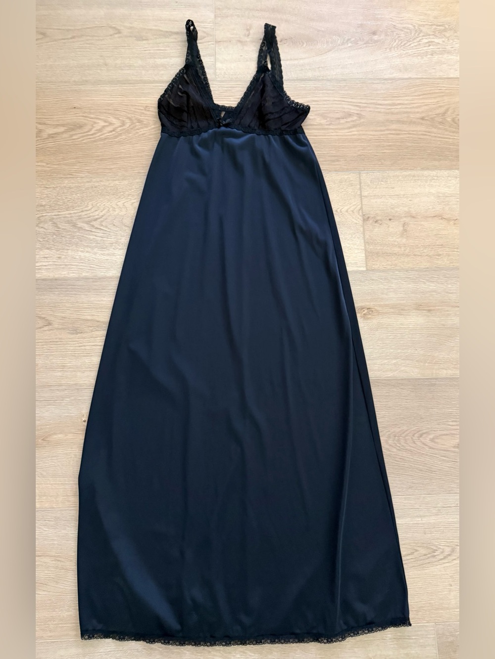 Vintage Vassarette Black Lace Antron III Nylon Full Slip Nightgown Size 36 Small